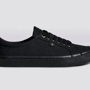Cariuma All Black Canvas Oca